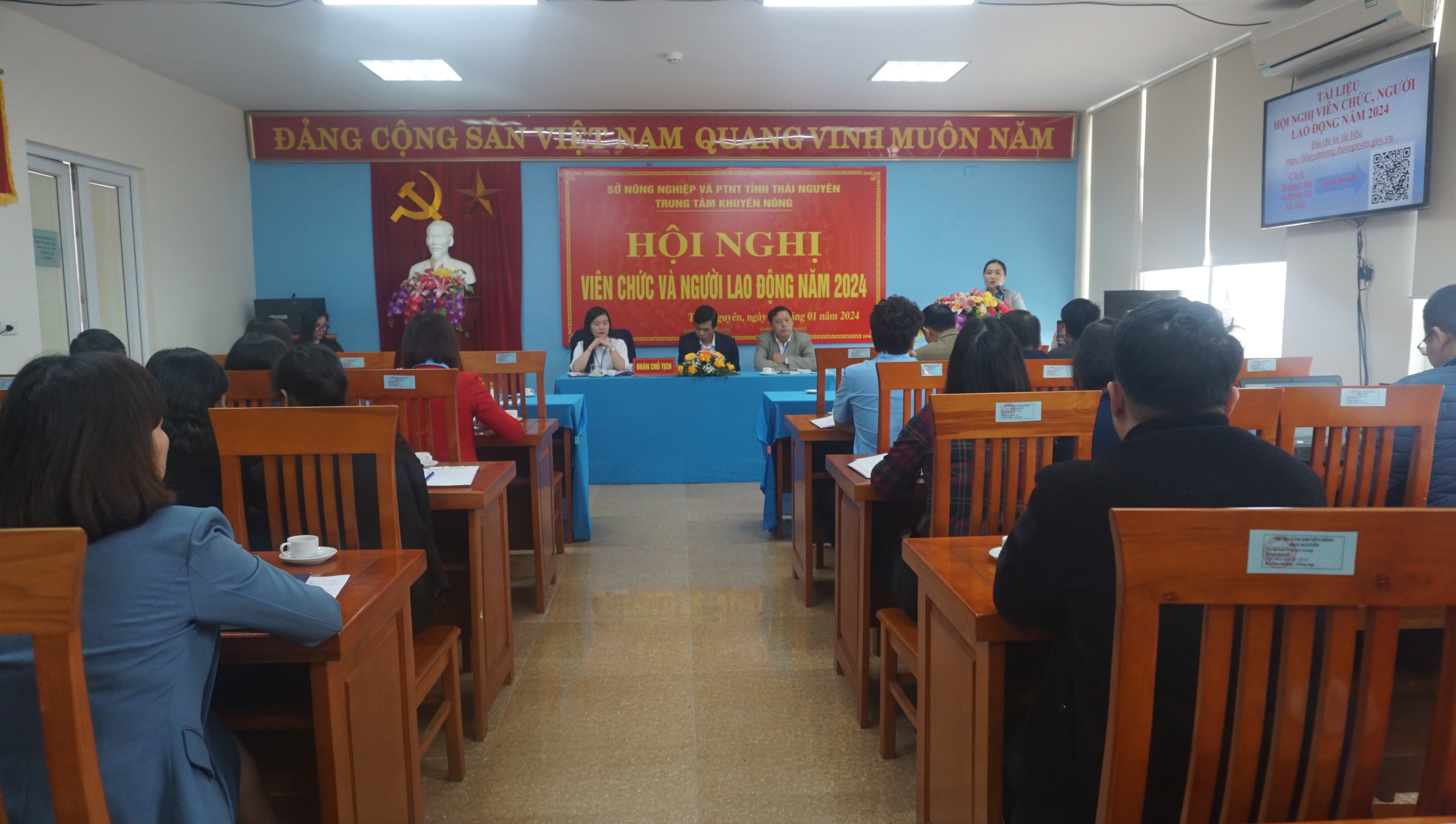 Hội nghị viên chức, người lao động Trung tâm Khuyến nông năm 2024